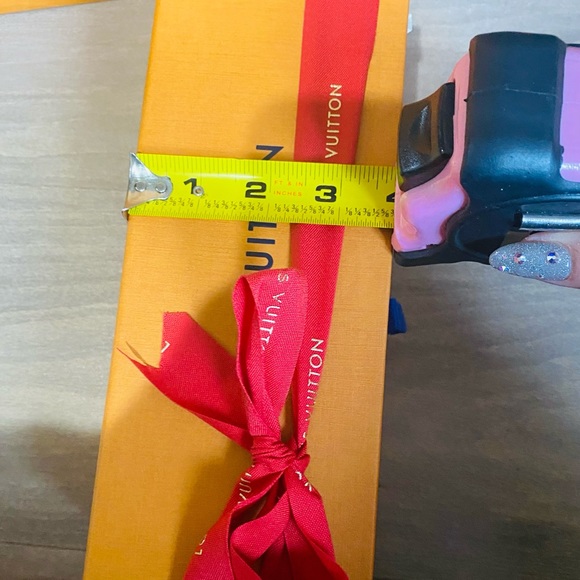 Louis Vuitton 2021 Holiday Box & Shopping Bag - Picture 5 of 9